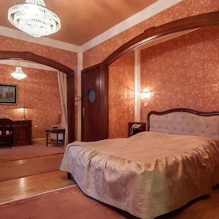 Majestic 4*