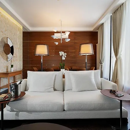 Majestic Hotel 4*